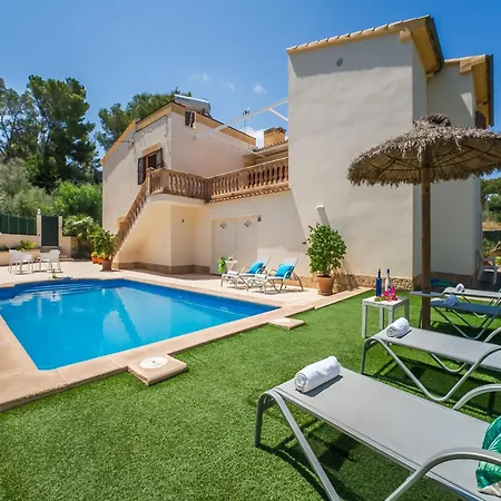 In With Pool Holiday home *
