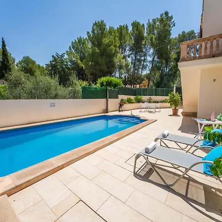 In With Pool Holiday home